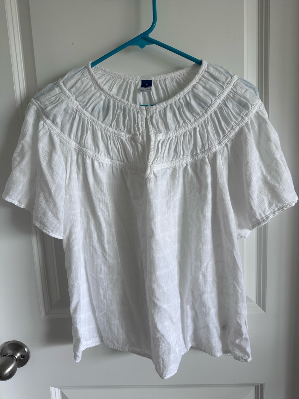 Old Navy White Peasant-Style Short Sleeve Top